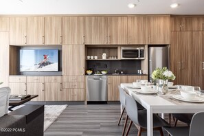 Private kitchen - Top Floor Mountain Views at the Yotel Pad (Park City)