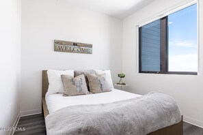 Room - Top Floor Mountain Views at the Yotel Pad (Park City)