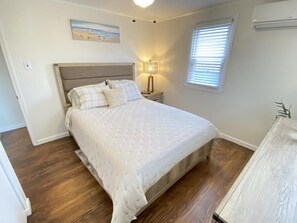 2 bedrooms, iron/ironing board, internet - Renovated, new pet-friendly rental near Bay/Beaches! (North Cape May)