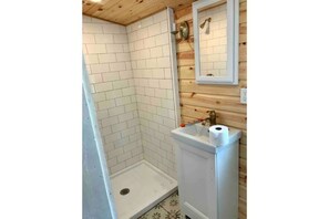 Dusche, Handtücher, Seife, Toilettenpapier