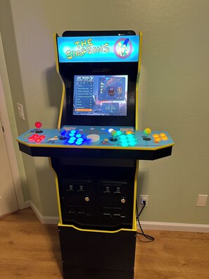 Game room - Great home in fantastic location! Close to everything! Heated pool! (Chandler)