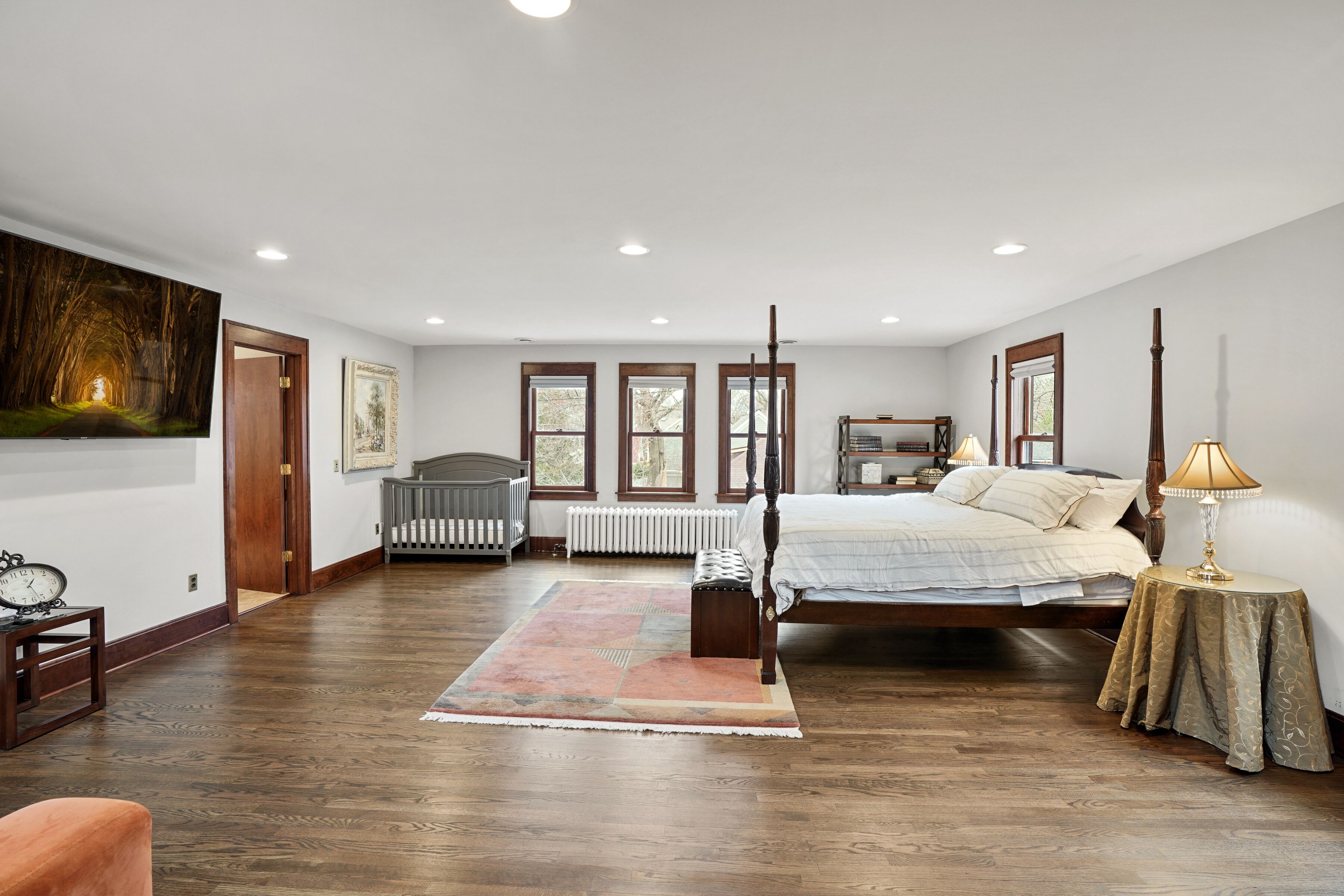 4600 sq ft totally remodeled 5 bed 5 bath House with 3 car attached garage  best