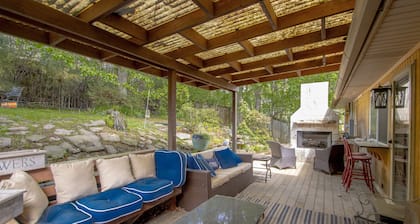 3-bedroom vacation home just 12 minutes from Simmons Bank Arena