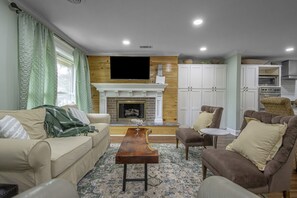 Smart TV, fireplace, printers