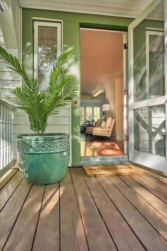 ★ LUXURY 5 BR VILLA Heart of Village Steps From #2