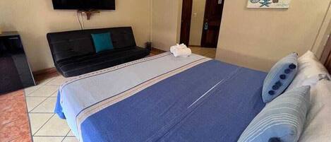 1 habitación, minibar, wifi gratis y ropa de cama