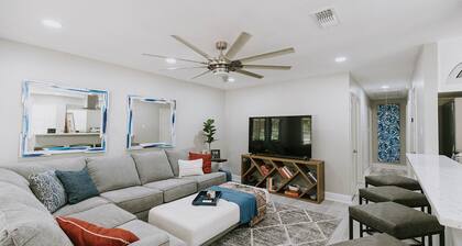 3BR/2BA close to beach & Downtown! Golf Cart available to rent - Twin Oaks