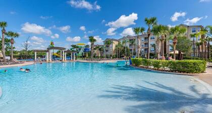 ☆ Location matters! Private palm paradise view from pool - 1 block to waterpark