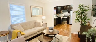 Lovely 2 bdrm apt w/ parking and outdoor sitting