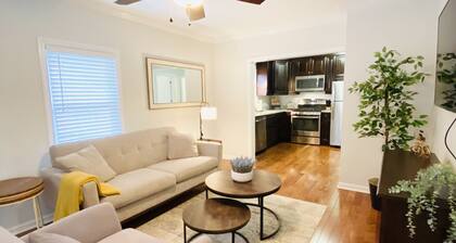 Lovely 2 bdrm apt w/ parking and outdoor sitting