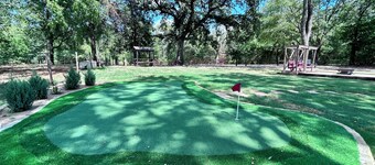 NEW!!! Fire pit AND golf!! LUXURY COUNTRY RETREAT in heart of MAJESTIC ETX!!!