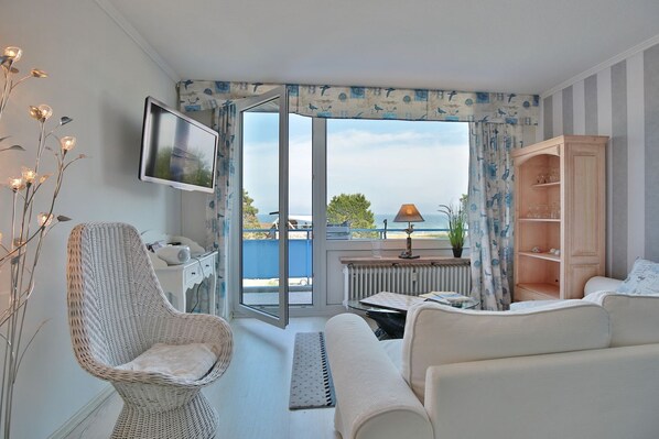 Unclassified image, 1 of 25, button