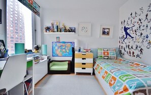 3 bedrooms, desk, iron/ironing board, free WiFi