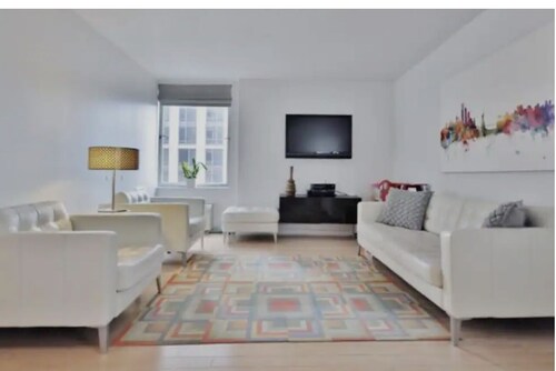 Uptown Condo: 30 minutes to WORLD CUP stadium