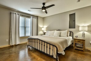 5 bedrooms, iron/ironing board, free WiFi, bed sheets