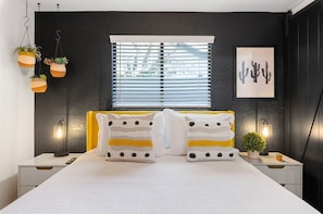 3 bedrooms, in-room safe, desk, iron/ironing board