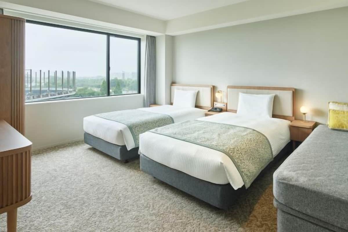 1 bedroom, in-room safe, blackout curtains, soundproofing