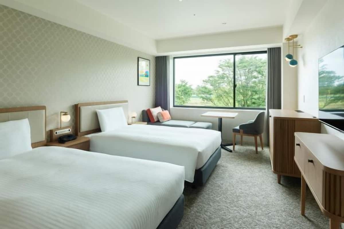 1 bedroom, in-room safe, blackout curtains, soundproofing