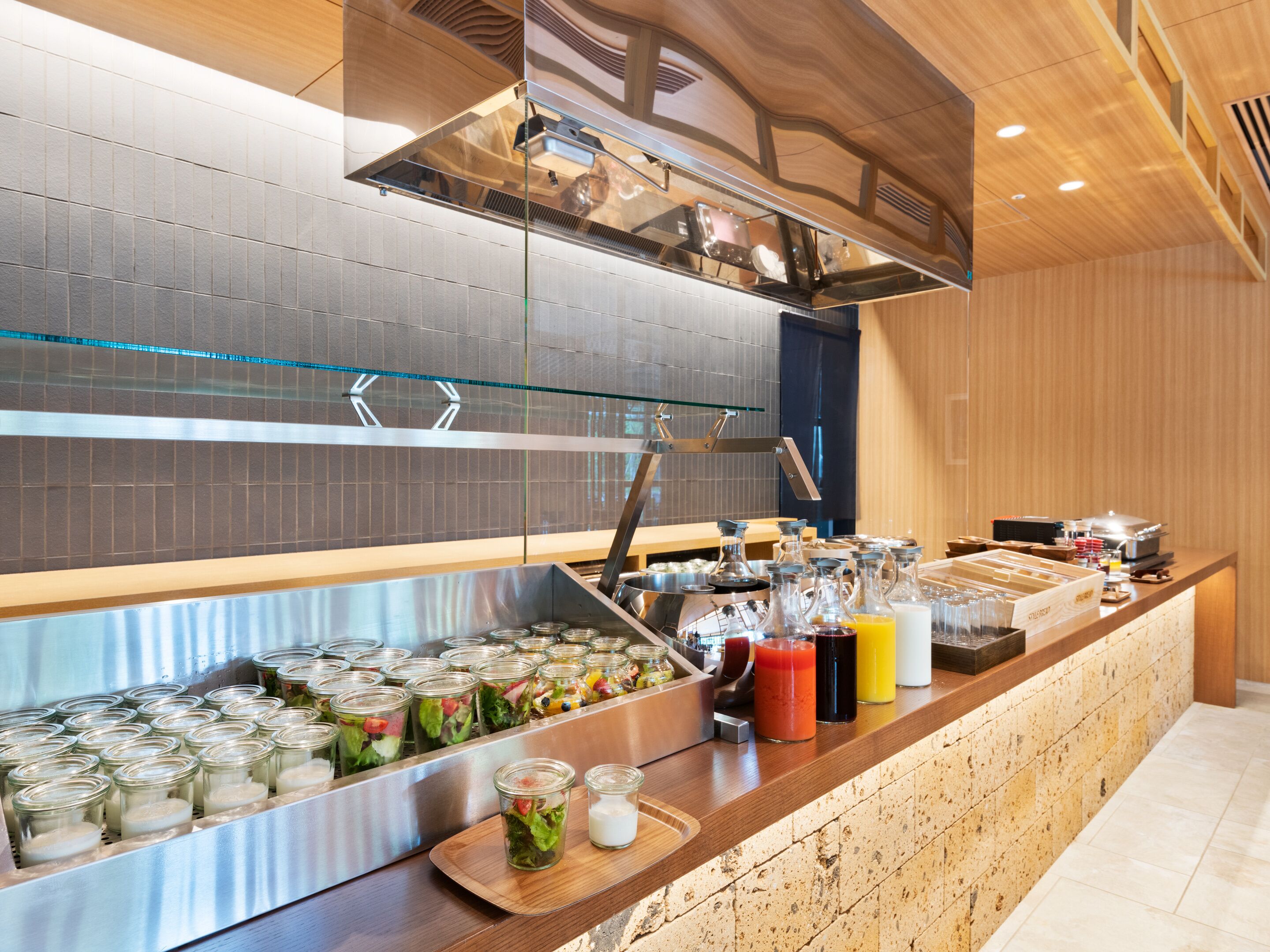 Petit déjeuner buffet servi tous les jours en supplément