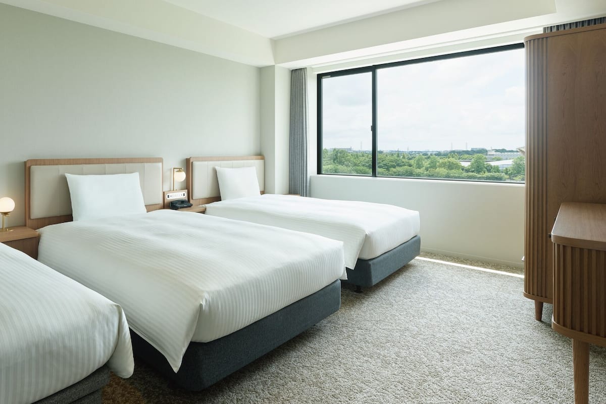 In-room safe, blackout drapes, soundproofing, bed sheets