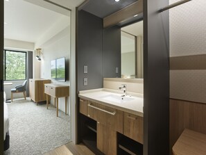 In-room safe, blackout drapes, soundproofing, bed sheets - Mitsui Garden Hotel Kashiwanoha Park Side Chiba  (Kashiwa)