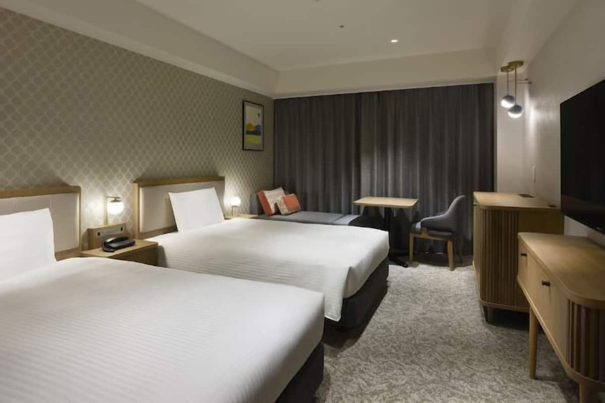 1 quarto, cofres nos quartos, cortinas blackout, quartos à prova de som