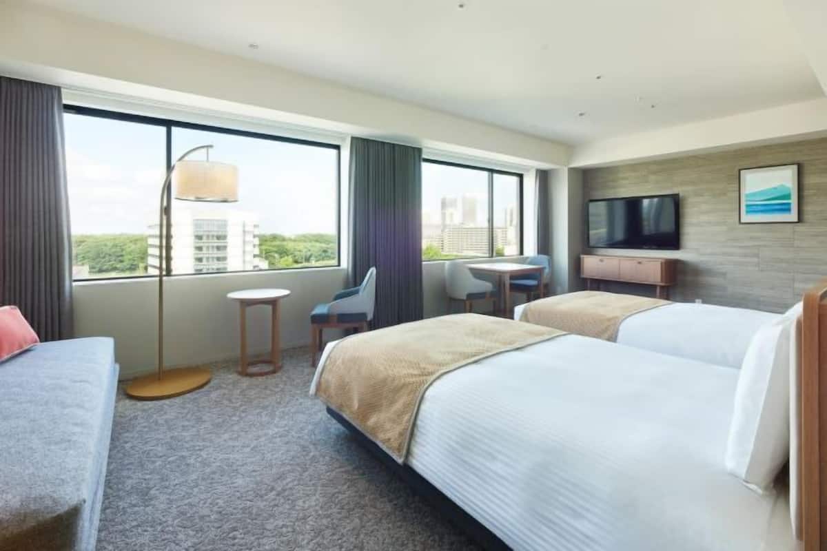 1 bedroom, in-room safe, blackout curtains, soundproofing