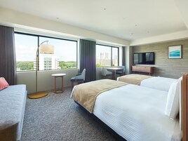 In-room safe, blackout drapes, soundproofing, bed sheets