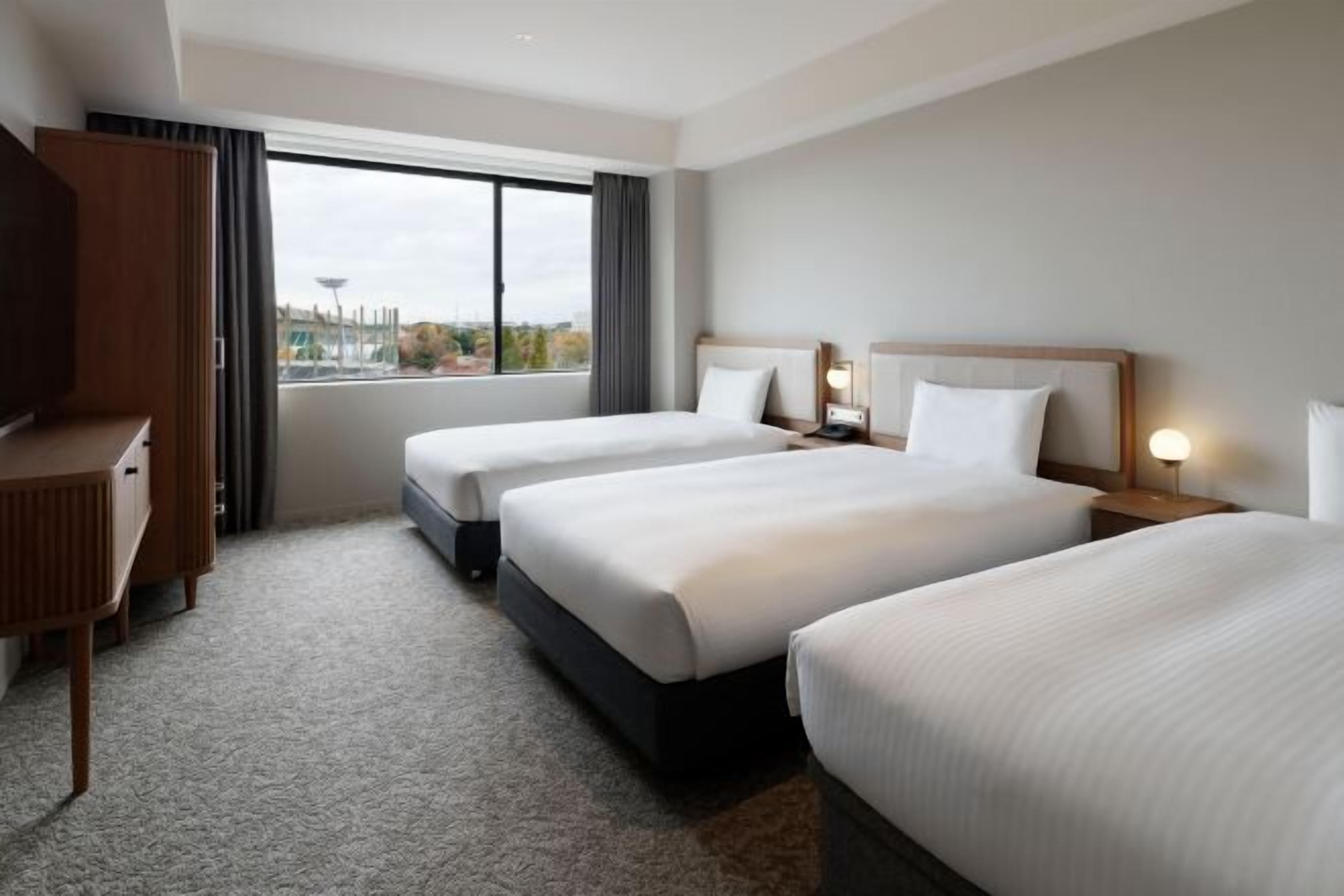 In-room safe, blackout drapes, soundproofing, bed sheets