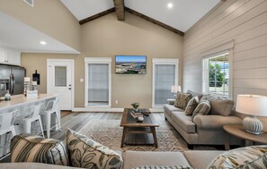 Smart TV, futbolito y libros 