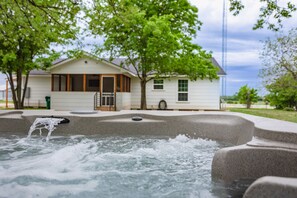 Bain à remous extérieur
