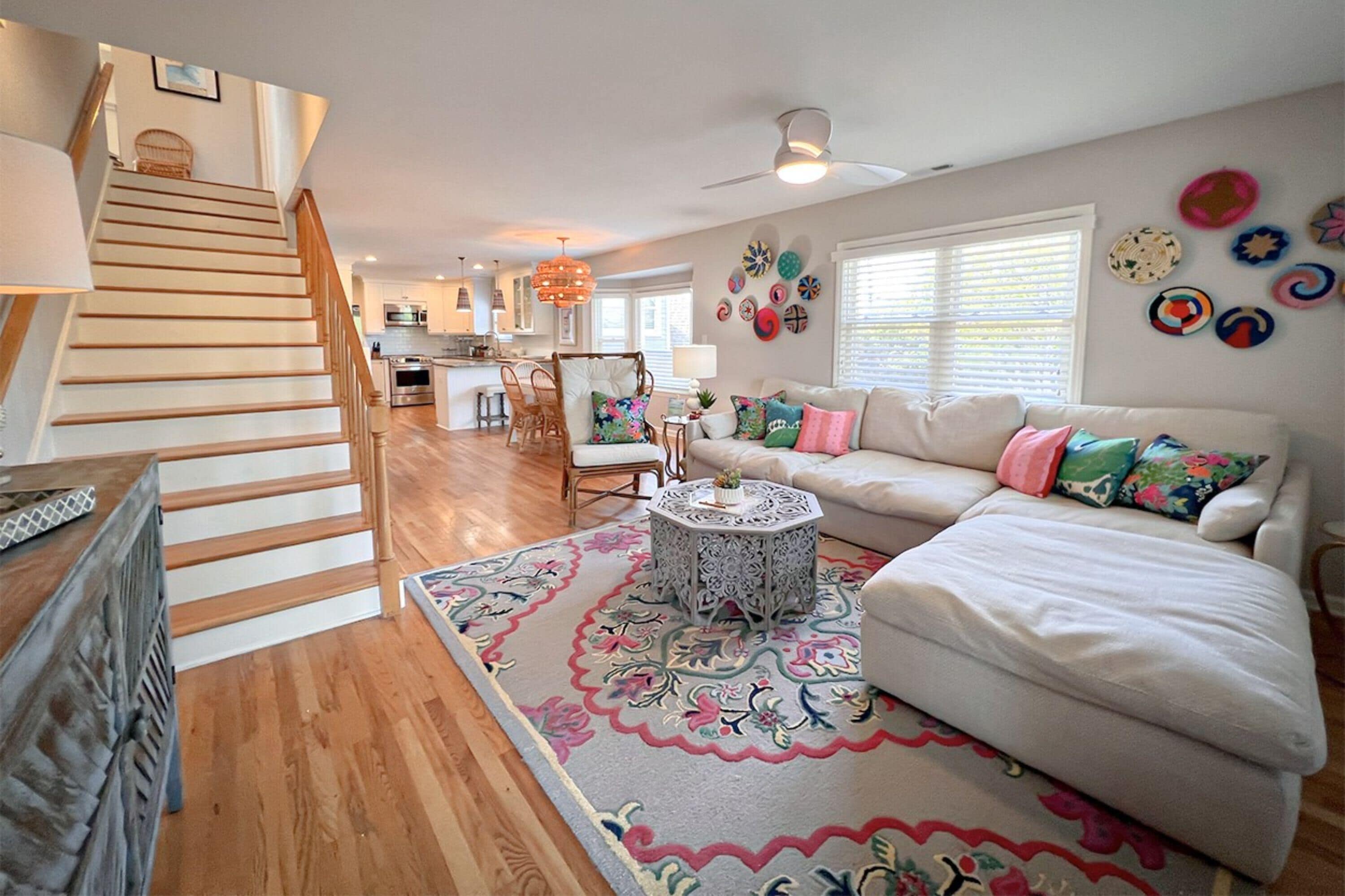 House, 4 Bedrooms | Living room | 40-inch flat-screen TV with cable channels, TV