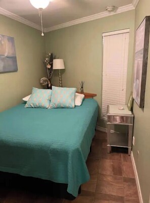 1 bedroom, iron/ironing board, free WiFi, bed sheets - Lovely 1-bedroom condo with pool and beach access. (Corpus Christi)