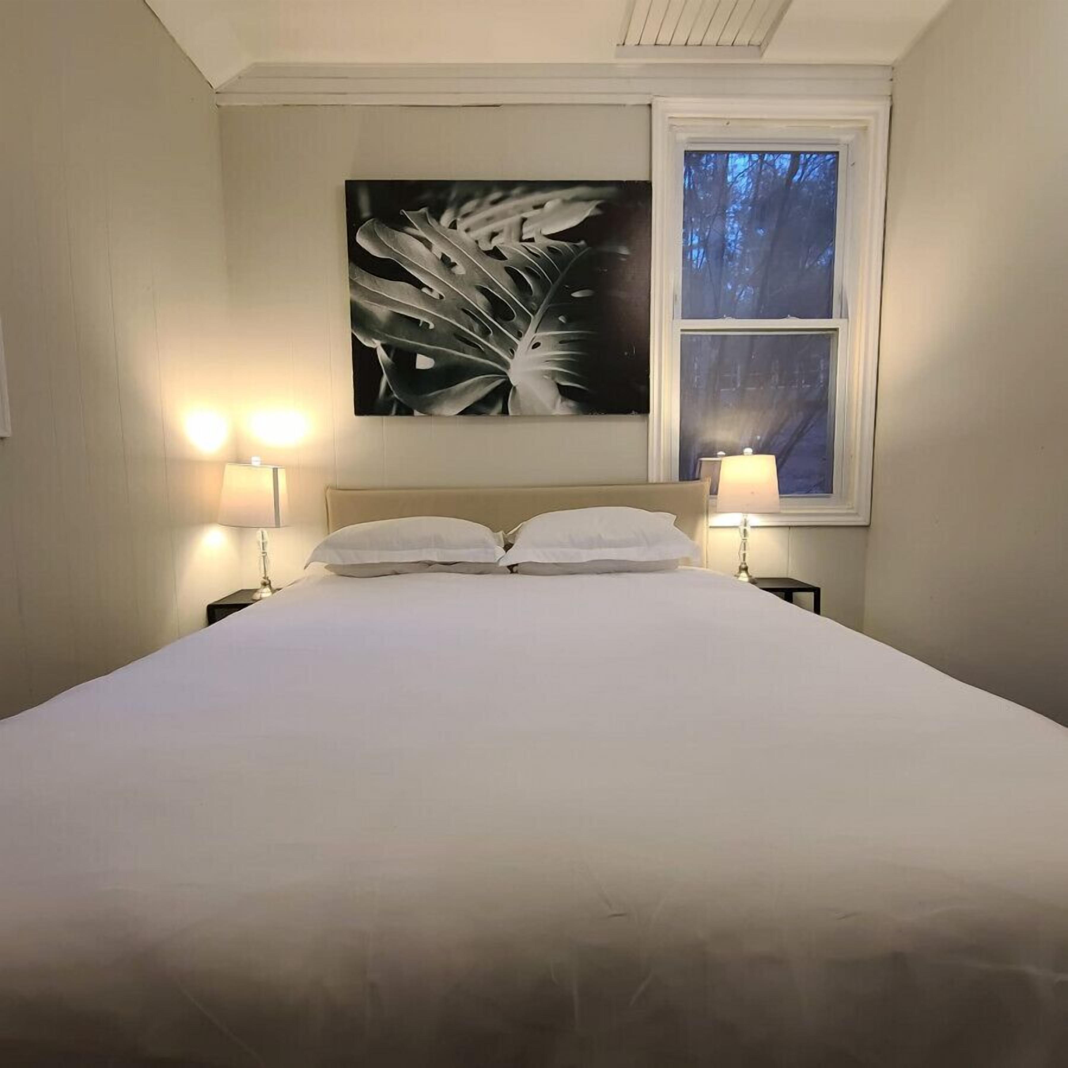 2 bedrooms, desk, free WiFi, bed sheets