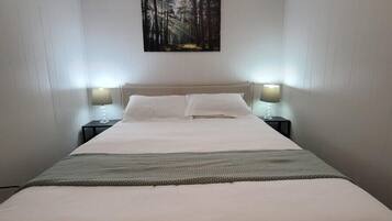 2 bedrooms, desk, free WiFi, bed sheets