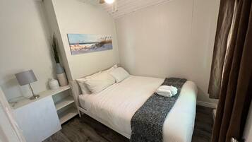 1 quarto, escrivaninha, Wi-Fi de cortesia, roupa de cama