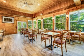 Dining - Rare Muskoka cottage on waterfront - Westview (Dwight)