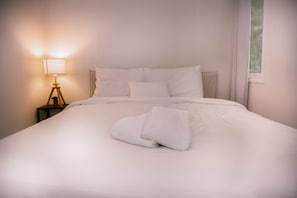 2 chambres, bureau, accĂšs au Wi-Fi (inclus), literie fournie