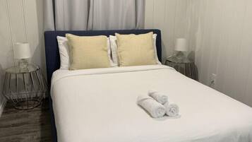 1 quarto, escrivaninha, Wi-Fi de cortesia, roupa de cama