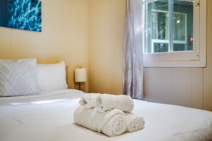 2 quartos, escrivaninha, Wi-Fi de cortesia, roupa de cama