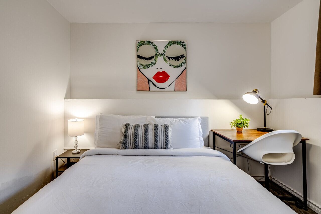 2 bedrooms, desk, free WiFi, bed sheets