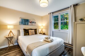 3 bedrooms, desk, free WiFi, bed sheets - Muskoka cottage on stunning lakefront - Windermere (Dwight)