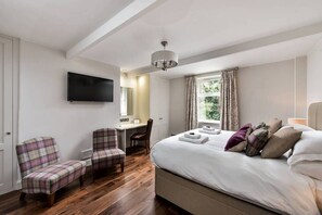 4 bedrooms, Internet, bed sheets - Spacious, Central and Modern 4 Bedroom Property on Lade Braes (St. Andrews)