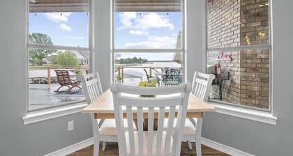 Waterfront Luxury Getaway for Gatherings - 180 Degree Views, Large Deck & Dock
