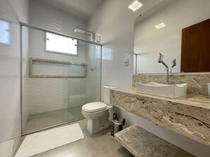 Pirainha Corumbau | Bathroom - Casa COMPLETA com Piscina 1 Min da Praia (Prado)