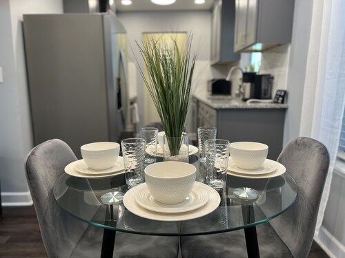 Lavish Living in Greater Decatur feat Private Chef!