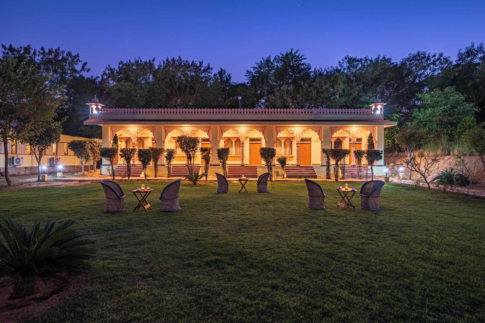 Deluxe Room | Desk, iron/ironing board, WiFi, bed sheets