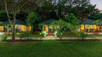 Mặt tiền nơi lưu trú