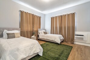 2 slaapkamers, een kluis op de kamer, een strijkplank/strijkijzer