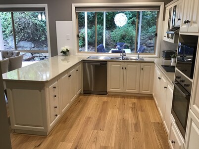 "LobeGott" - Luxury 4 Bedroom, central location!